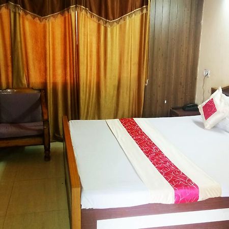 Royal View Hotel Shimla Zewnętrze zdjęcie
